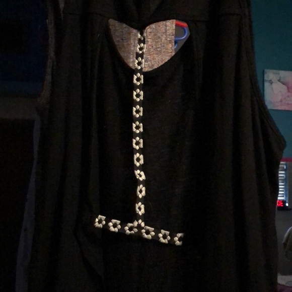 Shirt - Picture 2 of 2